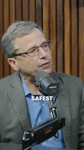 Great to meet Nuias Silva, Mayor of Sao Filipe in Fogo, Cape Verde, at  Restaurante Ceseria