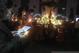 Baik saat berada disekolah, saat bekerja, atau rentetan aktivitas lainnya. Gereja Sion Adakan Misa Malam Natal Berkapasitas Jemaah Terbatas Antara News