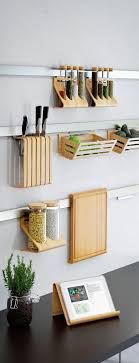 Au Cours De Ma Recherche J Ai Decouvert Plusieurs Petites Idees D Organisation Et De Rangement Pou Small Kitchen Organization Small Kitchen Storage Home Decor