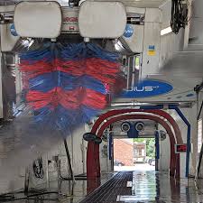Lincoln's premier car wash, with 5 locations all across the city. Wash N Roll Car Wash