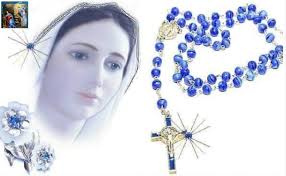 Rabu, 8 Mei 2019 *VIII. 15 JANJI BUNDA MARIA BAGI MEREKA YANG SETIA BERDOA  ROSARIO* Janji ini disampaikan oleh Bunda Maria dalam penampakan di Fatima,  13 Oktober 1917. 1. Mereka yang dengan