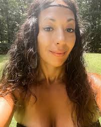 Nicole Montmarquet (@the.divine.cosine) • Instagram photos and videos