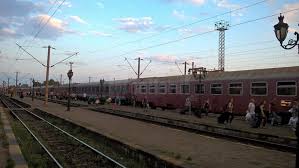 Mersul trenurilor suceava vatra dornei iti pune la dispozitie toate informatiile cfr cu privire la aceasta ruta, orarul complet, pretul biletelor, intarzierile, distanta feroviara, timpul de parcurs cat si dotarile pe care trenul le are: Local Trenul Sezonier Suceava Mangalia Intra In Circulatie Din Aceasta Saptamana Monitorul De Suceava MarÅ£i 11 Iunie 2019