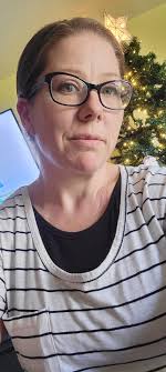 Can someone edit this selfie to make it usable for Teams?