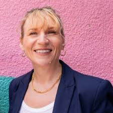 Jan Penny's Instagram, Twitter & Facebook