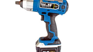 While the idh182 is a brushless model with multiple speeds and a 1/2 socket ready chuck, the 25616 follows. Best Cordless Impact Wrench 2020 Auto Express