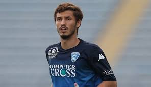 Galatasaray'ın a2 takımında forma giyen, salih uçan'ın da u20 milli takımı'ndan arkadaşı olan sadık çiftpınar, twitter hesabından salih'i eleştirenlere sert çıktı. Galatasaray Da Salih Ucan Surprizi