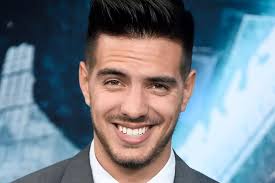 Vadhir Derbez confiesa sus razones para ser tan noviero