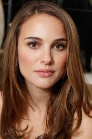 Chop N Change 9 Celebrity Hair Makeovers Gallery Vogue Australia Peinado Y Maquillaje Nathalie Portman