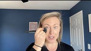 Amazon.com: Marykay Silky Setting Powder (Light beige)- Matte, 0.03 Ounce  (Pack of 10) : Beauty & Personal Care