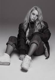 هنا مجموعة من خلفيات سوداء جميلة توضح جمال التصميم المستوحى من اللون الأسود. Billie Eilish Talks Her Debut Track Ocean Eyes Her Forthcoming Tour And More V Magazine Billie Billie Eilish Singer