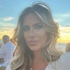 Veronica Graff's Instagram, Twitter & Facebook