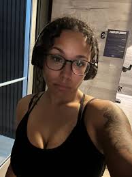 Gym Girlie 🏋🏽‍♀️🎧🖤