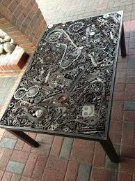 Tisch Aus Allerlei Metall Diy Mobel Ideen Steampunk Mobel Dekor