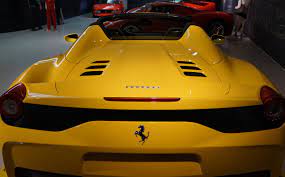 米フェラーリ正規ディーラーにて 顧客から458の委託販売を受ける 従業員が勝手に乗りまわす 案の定クラッシュ 顧客に黙っていたのがバレて訴訟案件 に ランボルギーニ カウンタック カウンタック 車 販売