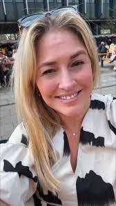 Cara Mccabe's Instagram, Twitter & Facebook