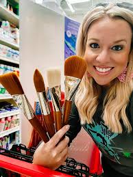 Hey can someone point me in the right direction of the best brushes to use,  I'm need brand, and size