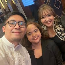 New weekend, new cafe! Finally got to try @butfirstcoffeelaxmilano. Of  course But First, Coffee is known for their coffee (French Vanilla is my  favorite), but their grilled salmon with kimchi rice makes