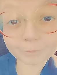 Marisa Reeder's Instagram, Twitter & Facebook