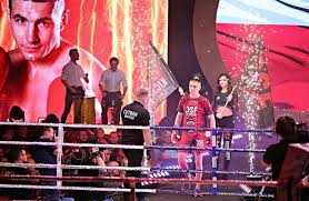 Maybe you would like to learn more about one of these? Krolowie Ringu W Krakowie Wislak Tomasz Sarara Obronil Tytul Mistrzowie Kickboxingu I Piekne Dziewczyny Na Ringu Zdjecia Dziennikpolski24 Pl