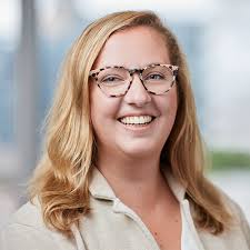 Kelsey Loomis's Instagram, Twitter & Facebook