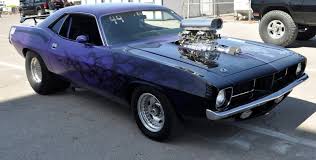 Just A Car Guy: bad ass 72 Cuda from Widow Industries, innovative and cool  version of the engine call outhockey stripe style decal