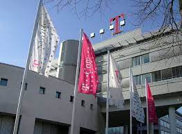 Halten sie ihren telekom login bereit, um sich im verlauf der bestellung einzuloggen, oder registrieren sie einen neuen telekom login. Deutsche Telekom Wikipedia