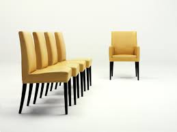 Bietet mit seinem geschwungenen sitz einen hohen sitzkomfort und eine gute stütze. Berlin Stuhl Wittmann