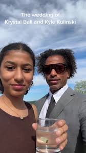 Boda encantadora con Marianne Williamson