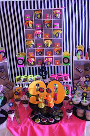 Tema 80 90 Y Mas Manos Libres Fiestas Tematicas Facebook