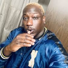 Max Francois's Instagram, Twitter & Facebook