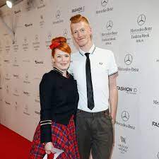 We did not find results for: Enie Van De Meiklokjes Sie Hat Geheiratet Bunte De