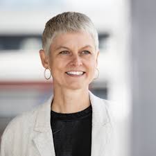 💥 Krank und meine Eltern springen ein 🙏🏼 Wie ihr vielleicht wisst,  wollte ich von Montag bis Donnerstag auf unserem EMO Hannover Messestand  sein. 😱 Samstag ging aber gar nichts mehr bei