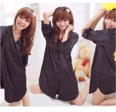 Gangguan tidur yang paling banyak terjadi adalah insomnia, ini merupakan kondisi dimana tubuh tidak mengalami kantuk. Baju Tidur Kemeja Baju Tidur Satin Kancing Menyusui Xl Seksi Hitam Dan Putih Piyama Baju Tidur Fashion Wanita Bukalapak Com Inkuiri Com