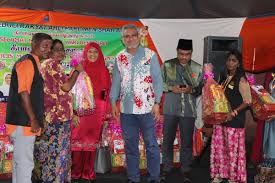We did not find results for: Khalid Samad On Twitter Menghadiri Majlis Makan Malam Deepavali Anjuran Pusat Peduli Rakyat Ahli Parlimen Shah Alam Dan Amanah Shah Alam Selamat Menyambut Hari Deepavali Islamrahmatanlillalamin Https T Co M889ctdhwg