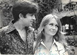 Shashi kapoor's demise is being touted as the end of an era in bollywood and his family as well. Shashi Kapoor Once Upon A Time Tough Times