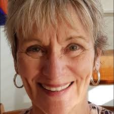 Jennifer Duxbury's Instagram, Twitter & Facebook