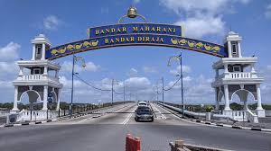 Kampung attap is the sleepy enclave behind. Jambatan Muar Johor 2021 All You Need To Know Before You Go With Photos Tripadvisor