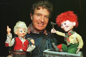 Men akk, jens han gjør som mora hans sier, han. Mannen Som Ble Norges Disney Gunnar Strom