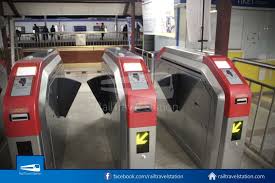 Ktm komuter is an electrified commuter train service first introduced in 1995. Ktm Komuter Express 2602up Seremban To Kl Sentral By Express Komuter Train Railtravel Station