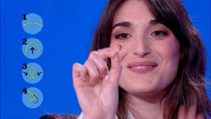 Le Iene: La prova di ability di Pilar Fogliati Video | Mediaset Infinity