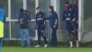 Mesut özil completed 100% of his attempted passes after coming on in the 76th minute for his fenerbahçe debut. Mesut Ozil Trains With Fenerbahce For The First Time After Arsenal Exit Youtube