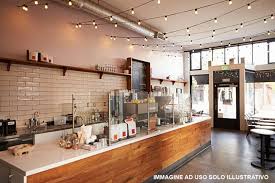 Arredamento bar roma siamo pronti a stupirvi!per realizzare il vostro nuovo arredo bar soluzioni per pubblici esercizi food design wine lounge bar concept bar e molto altro. Arredamenti Per Bar Roma Lazio Arredamenti Per Negozi