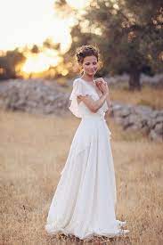Romantic Couples Session By Sonya Khegay Gorgeous Dress Vilora By Alena Goretskaya And The Wedding Dress Flowy Pregnant Wedding Dress Wedding Dresses 2017