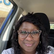 Donna Traweek's Instagram, Twitter & Facebook