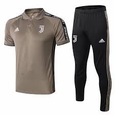 Model wears a size large height: 19 20 Juventus Apricot Football Training Suit Polo Pants The Bestway4you Soccer Shop Wholesale Footabll Shirt Polo Shirt Traning Kit 19 20 Juventus Apricot Football Training Suit Polo Pants