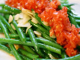 Crisp Haricots Verts Salad With Fresh Tomatoes And Garlic Garlic Recipes Fresh Tomatoes Veggie Recipes