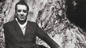 Y pienso en cómo sería la vida de nuestras sociedades si cada uno de nosotros viviera trabajando y luchando por ser felices, en vez de estar luchando y peleando por sobrevivir. 120 Anos De Borges 20 Datos Clave De Su Vida Y De Su Obra Infobae