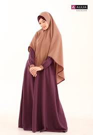 Bahkan jika pd, silakan menggunakan warna yang lebih kontras seperti kuning, merah, dan biru. 5 Contoh Warna Latte Yang Cocok Untuk Gamis Syar Imu