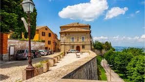 There are plenty of places to see and visit around cingoli. Cingoli Il Borgo Balcone Delle Marche Siviaggia